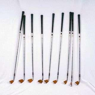 Set of Nine MacGregor Golf Clubs 12P8A18