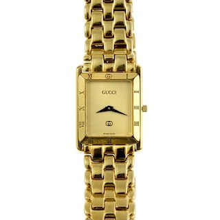 GUCCI - a gentleman's 4200M bracelet watch. Gold plated case with chapter ring bezel. Signed quartz