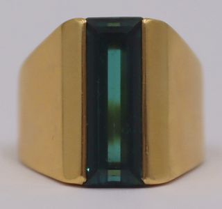 JEWELRY. 18kt Gold and Green Tourmaline Ring.