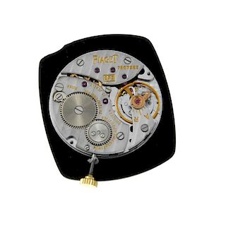 PIAGET - a manual wind calibre 9P2, with dial. Together with an assortment of mixed watch movements,