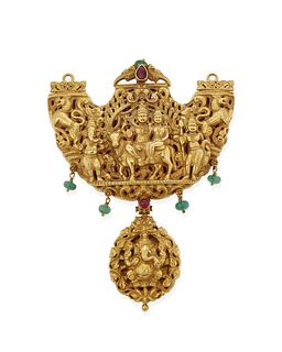 An Indian gold pendant