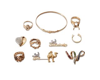 A group of miscellaneous jewelry