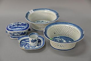 Canton five piece lot (as is) including two reticulated baskets (ht. 4 in.; 9" x 10").