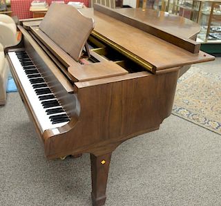 Young Chang mahogany baby grand piano in excellent condition. ht. 40 in.; wd. 58 in.; dp. 62 in.