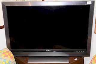 Two piece lot to include 40 inch Sony TV and a 26 inch Sony Bravia TV.