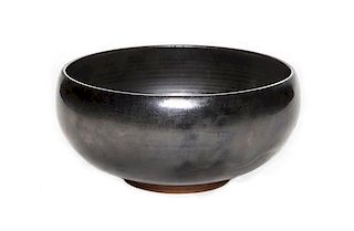 An Edwin and Mary Scheier Pottery Bowl, Diameter 6 1/4 inches.