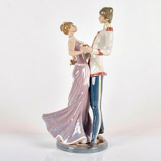 At the Ball 1005398 - Lladro Porcelain Figurine