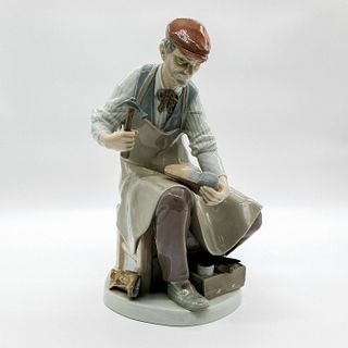 Cobbler 1004853 - Lladro Porcelain Figurine