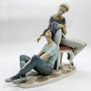Dancers Resting 1004992 - Lladro Porcelain Figurine
