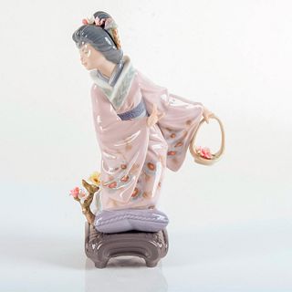 Michiko 1001447 - Lladro Porcelain Figurine