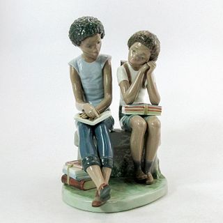 School Chums 1005237 - Lladro Porcelain Figurine
