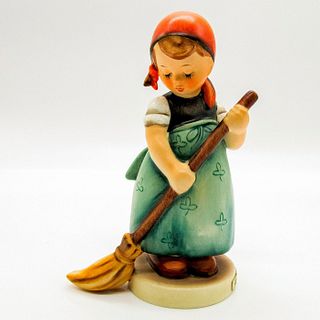 Little Sweeper 171 - Goebel Hummel Figurine