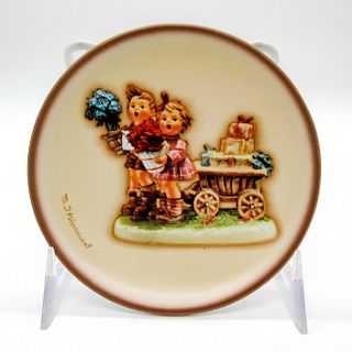 Goebel Mini Plate, Love's Bounty #1411