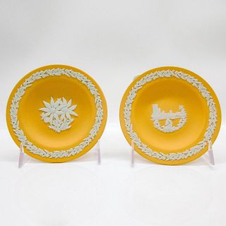 Set of 2 Wedgwood Cane Yellow Jasperware Plates