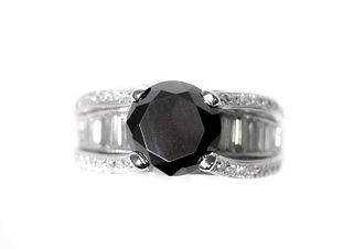 18k WG Black & White Diamond Ring, Size 5