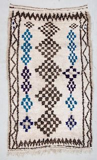 Moroccan Pile Carpet: 4'11" x 7'8" (150 x 234 cm)