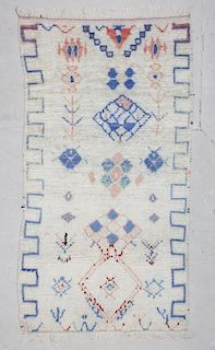 Moroccan Pile Carpet: 4'2" x 7'9" (127 x 236 cm)