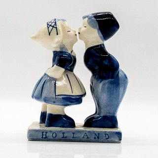 Delft Blue Figurine, Holland Girl and Boy Kissing