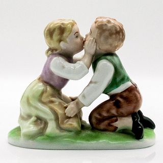 Gerold Porzellan, Kissing Children Figurine 7891