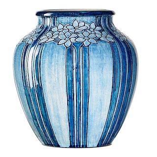 MAZIE RYAN; NEWCOMB COLLEGE Fine early vase