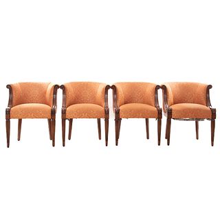 Lote de 4 sillones. SXX. Elaborados en madera en enchapada. Con tapicería de tela color naranja. Respaldos cerrados asientos acojinados