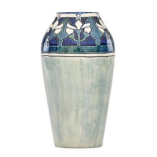 NEWCOMB COLLEGE Fine early vase