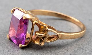 Vintage 14K Yellow Gold Pink Sapphire Ring