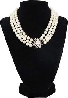 Ladies Pearl Necklace w Diamond Clasp