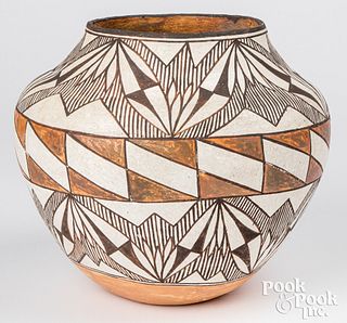 Acoma Indian polychrome pottery olla, early 20th c