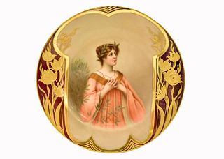 A ROYAL VIENNA GILT DECORATED & HAND PAINTED PORCELAIN PLATE, SIGNED