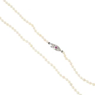 A seed pearl single-strand necklace. Comprising a single row of 123 seed pearls, measuring approxima
