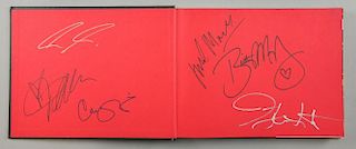 Sin City hardback book signed by 6 including Brittany Murphy, Jessica Alba, Josh Hartnett, Clive Owe