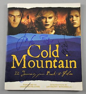 Cold Mountain press book signed by 12 including Anthony Mighella, Jude Law, Ray Winstone, Natalie Po