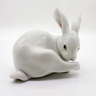Preening Bunny 1005906 - Lladro Porcelain Figurine