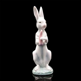 Snack Time 1005889 - Lladro Porcelain Figurine