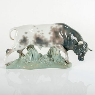 Bull Head Down 1001062 - Lladro Porcelain Figurine