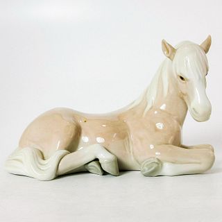 Little Horse Resting 1001203 - Lladro Porcelain Figurine