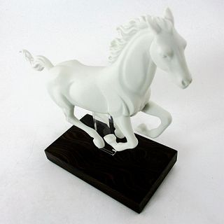 Gallop I 1016954 - Lladro Porcelain Figurine