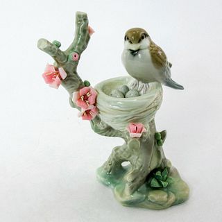 Bird in the Nest 1001299 - Lladro Porcelain Figurine