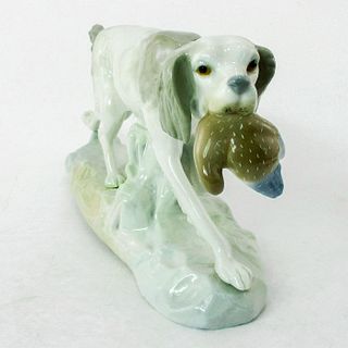 Hunting Dog with Quail 01000308.13A - Lladro Porcelain Figurine