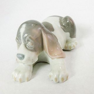 Beagle Puppy Lying 1001072 - Lladro Porcelain Figurine