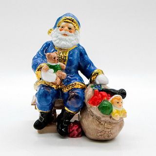 Santa M246 Colorway - Royal Doulton Figurine