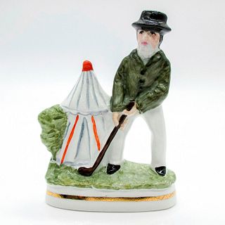 Royale Stratford Figurine, The Golfer