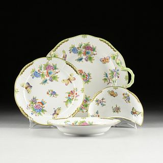 A THIRTY-EIGHT PIECE HEREND "QUEEN VICTORIA" PART DINNERWARE PORCELAIN SERVICE, MARKED, 20TH