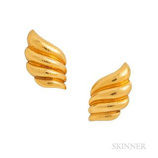 Zolotas 22kt Hammered Gold Earclips