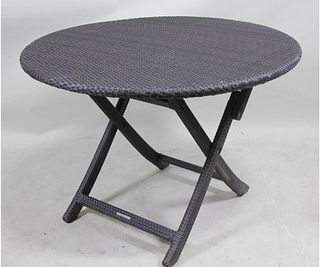 FRONTGATE ROUND OUTDOOR WICKER TABLE