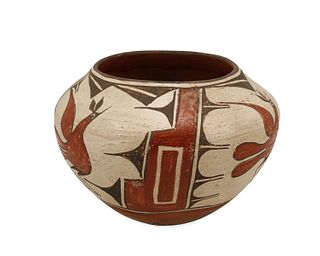 A Seferina Bell Zia Pueblo pottery vessel