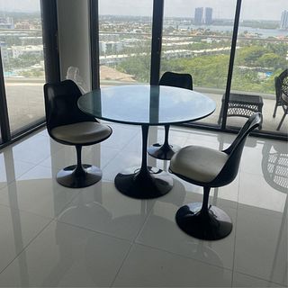 Knoll Table and Chairs