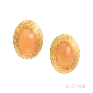Henry Dunay 18kt Gold and Peach Moonstone Earclips