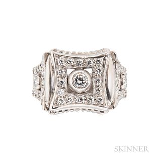 18kt White Gold and Diamond Ring
